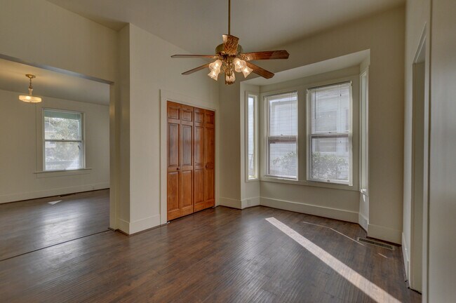 Building Photo - 114 N Willow St