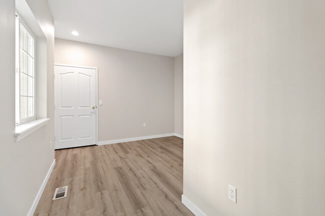 Building Photo - 5146 S Surprise Way