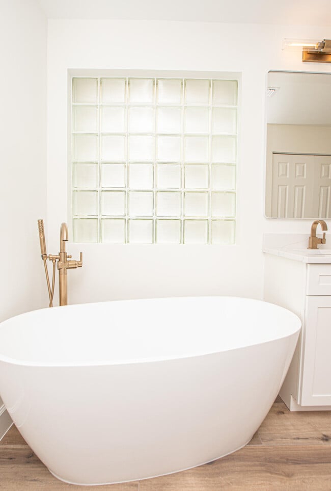 Building Photo - 10881 La Salinas Cir