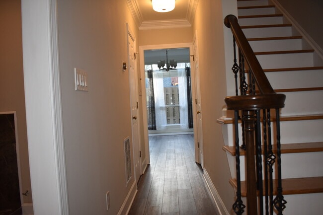 Building Photo - 23 Mt Vernon Cir