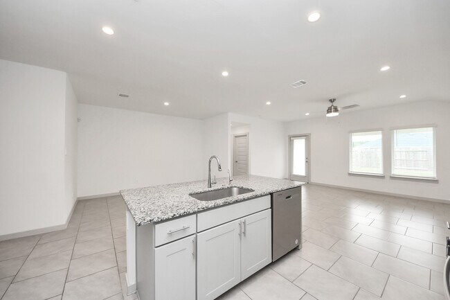 Building Photo - 4911 Pne Hvn Ln