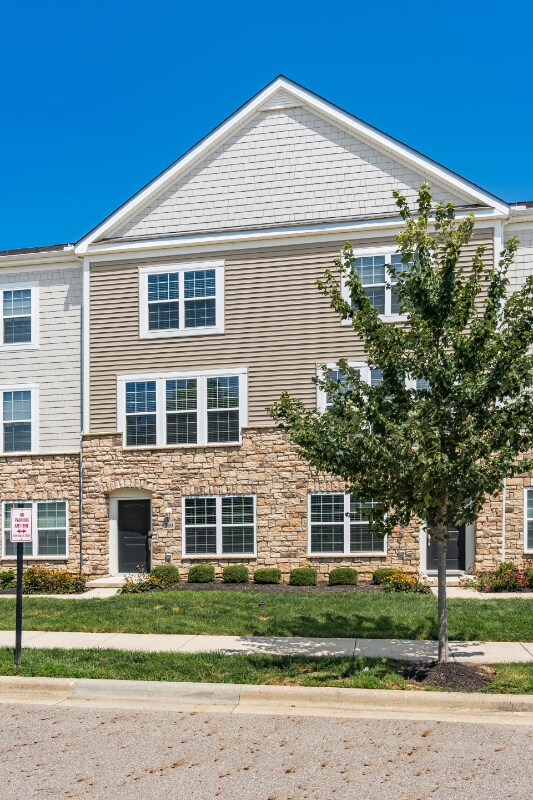 Building Photo - 280 Autumn Ridge Cir