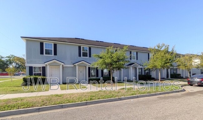 Building Photo - 8401 McGirts Village Ln