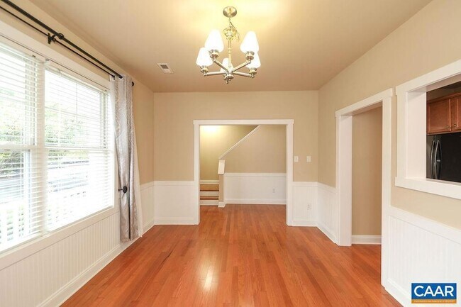 Building Photo - 328 Marquette Ct