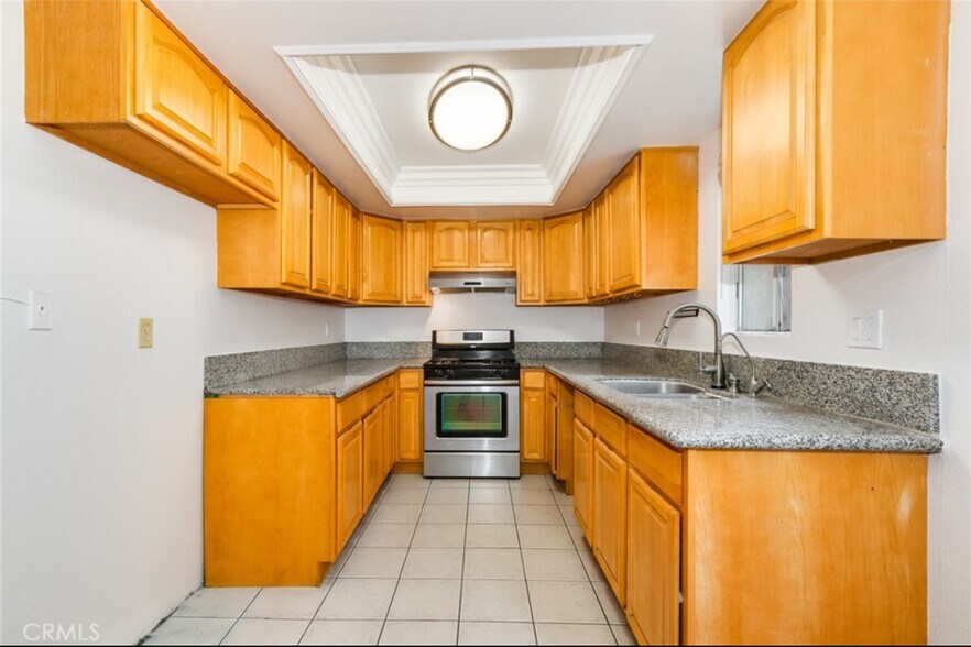 Kitchen - 502 S Garfield Ave