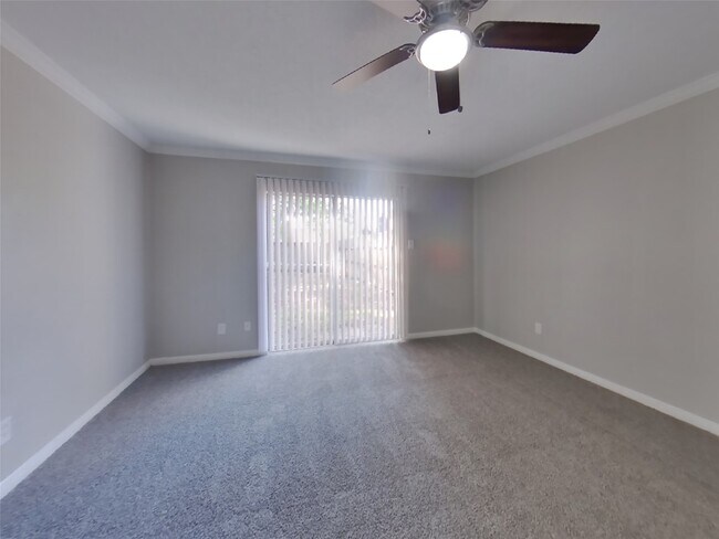 Building Photo - 7114 River Garden Dr