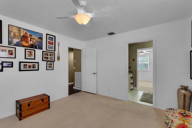 Building Photo - 6362 Brava Way