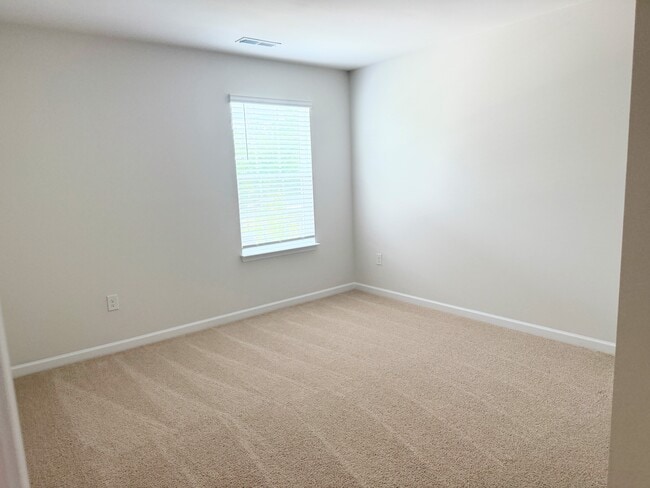 Building Photo - 251 Perseus St