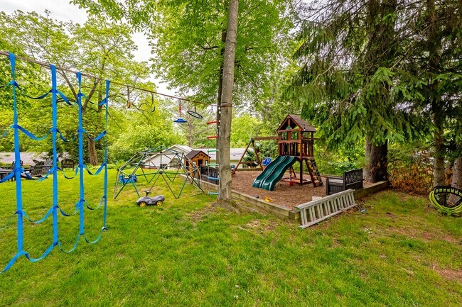 Building Photo - Magical Home with the Yard of Your Dreams!