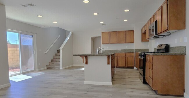 Building Photo - Canyon Hills 2 Story, 4BD, 2.5BA Lake Elsi...