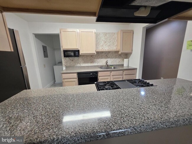 Building Photo - 2809 Waters Edge Dr