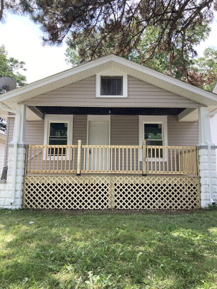 Primary Photo - 308 E Virginia Ave