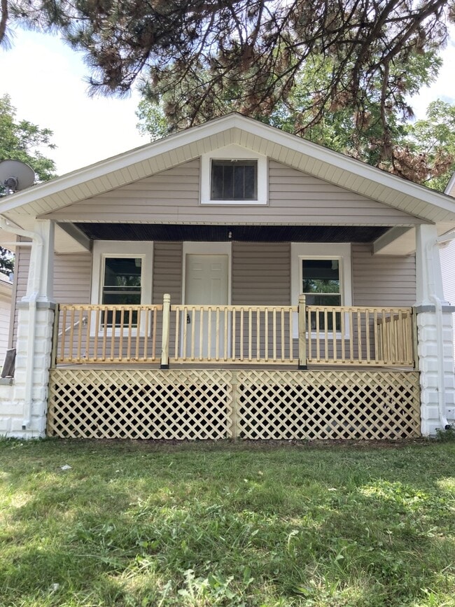 Building Photo - 308 E Virginia Ave