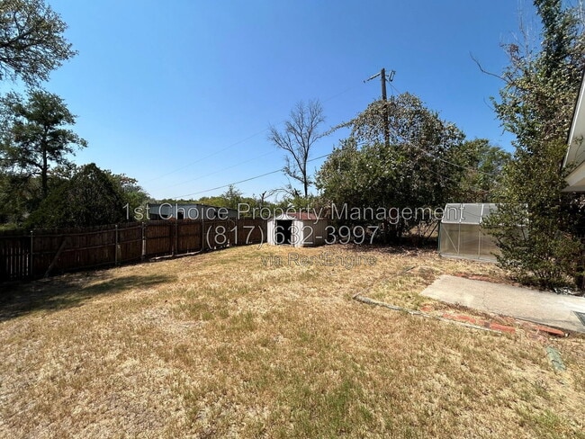 Building Photo - 1516 Oakridge Ct W