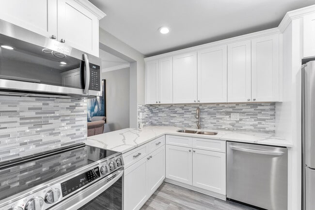 Building Photo - 118 Lake Constance Dr