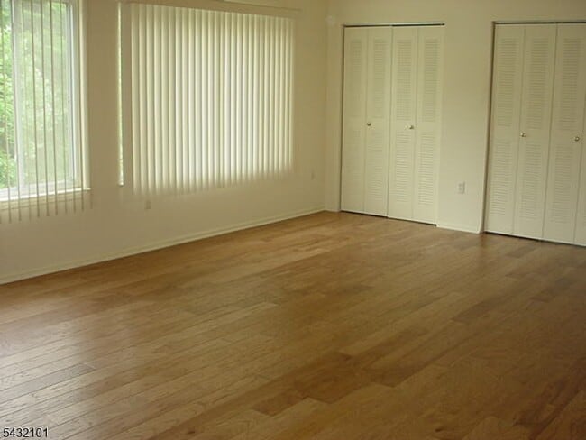 Building Photo - 165 Falcon Ridge Way N