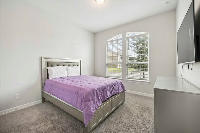 Building Photo - 24023 Lake Molveno Dr