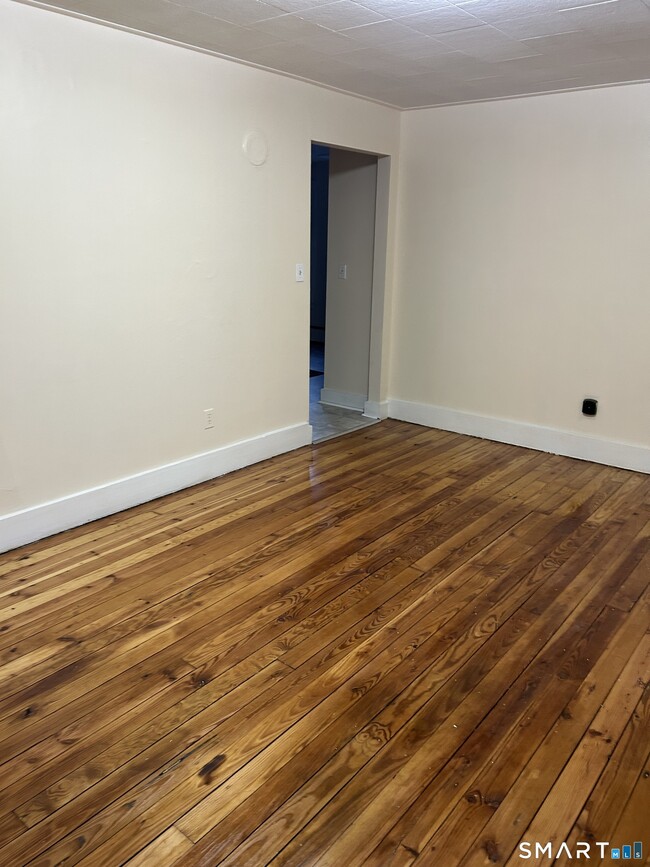 Building Photo - 63 Woodbine St