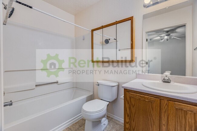 Building Photo - 10532 Ramah Dr NW