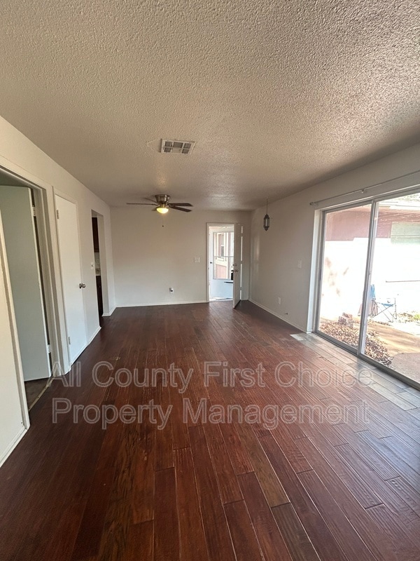 Building Photo - 3071 Park Ln