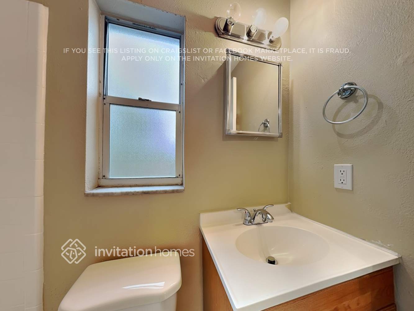 Building Photo - 1752 Thames St