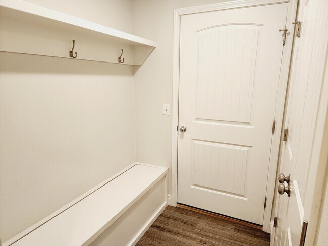 Building Photo - Pre-Leasing for May - Wild Horse Luxury,  Newer,  4 Bed Room, 3 Car Garage