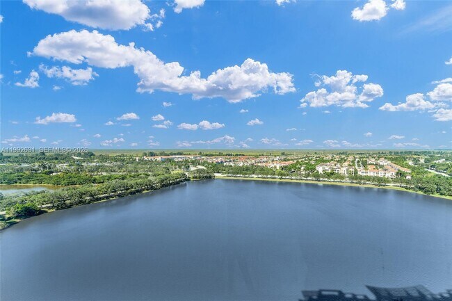 Building Photo - 2681 N Flamingo Rd