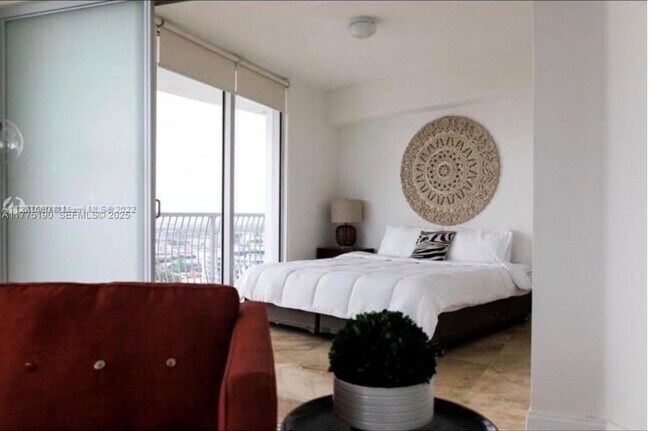 Building Photo - 1750 N Bayshore Dr