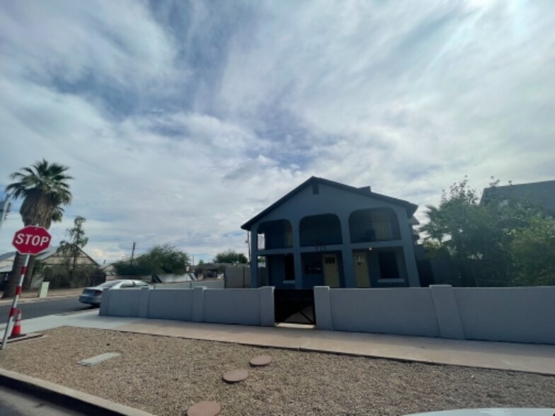 Building Photo - 925 E McKinley St