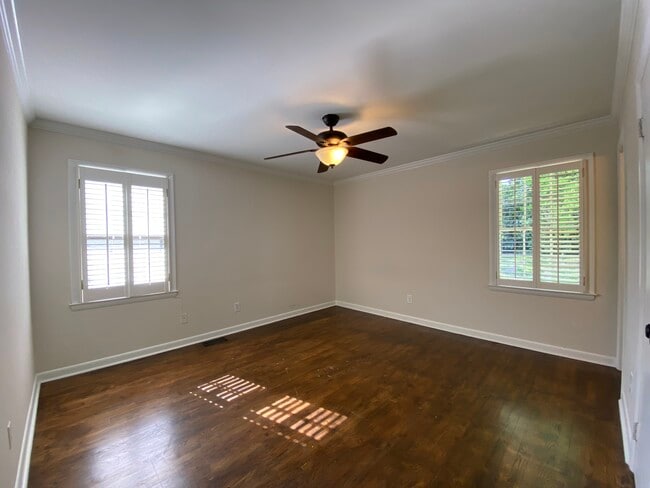 Building Photo - 312 Northfield Dr