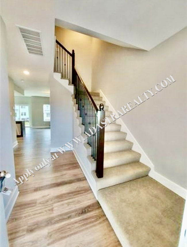 Building Photo - Nice 3 Bed 3 Bath Townhome in Louisburg -A...