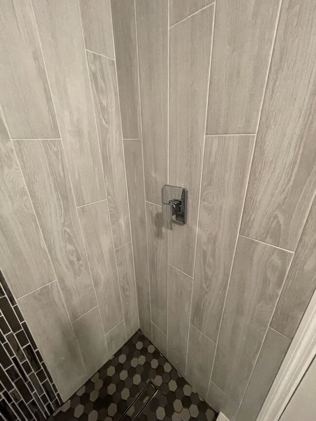 Building Photo - 8911B NW 28th Dr