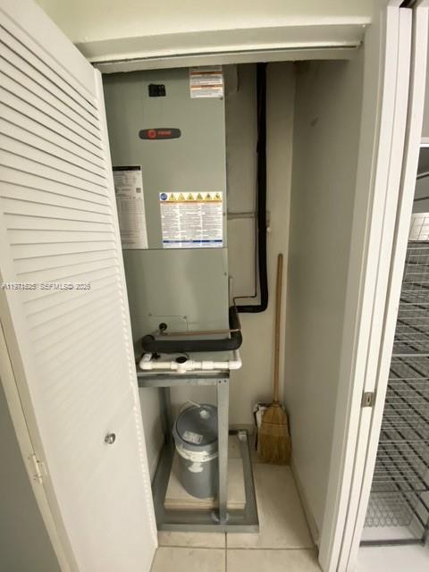 Building Photo - 2539 S Bayshore Dr