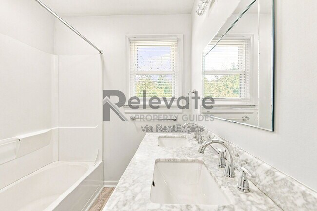 Building Photo - 2212 Drummond Dr