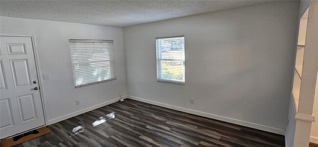 Building Photo - 38101 10th Ave