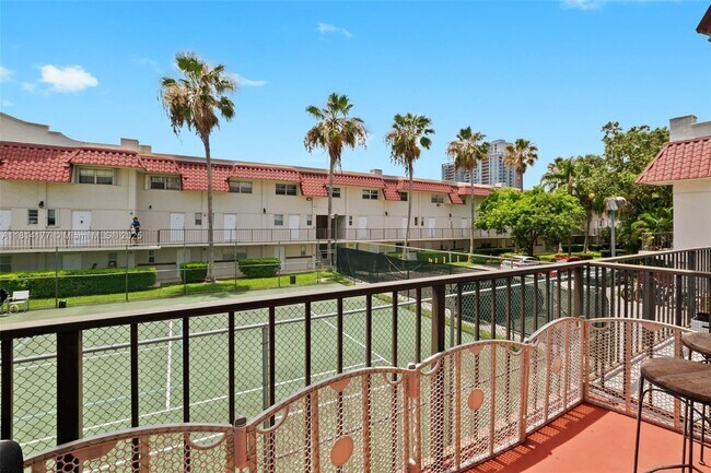 Building Photo - 6703 N Kendall Dr