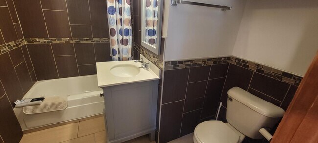 Building Photo - 1011 Lincoln St