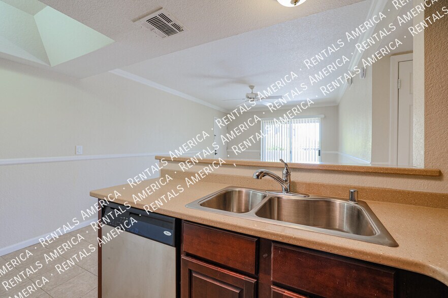 Building Photo - 1720 E Thunderbird Rd