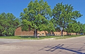 Building Photo - 85 N Gebhart Church Rd