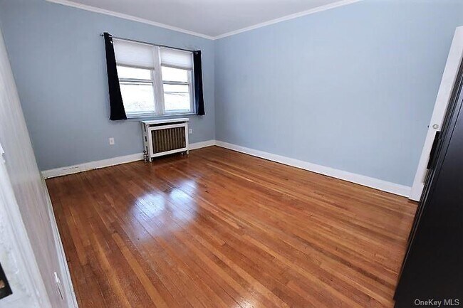 Building Photo - 42-10 50th Ave