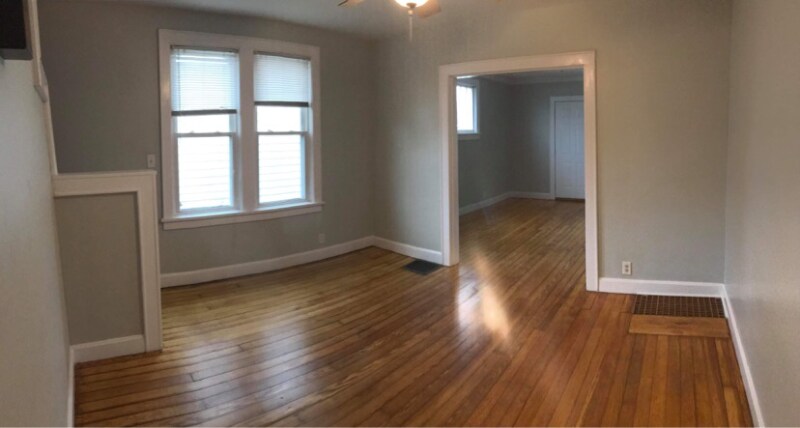 Building Photo - 4222 Broadway