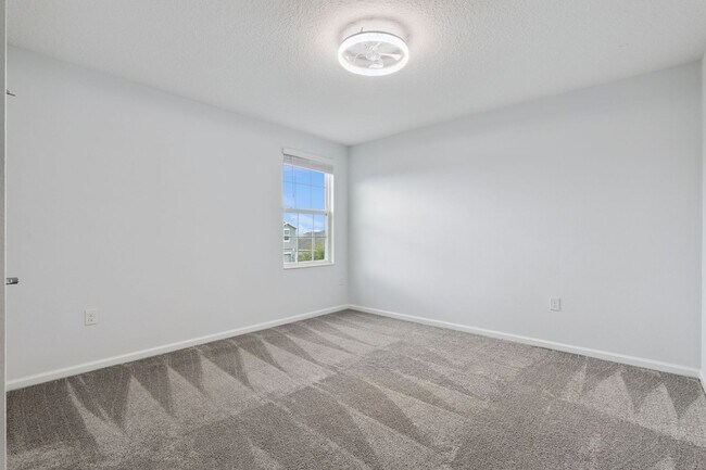 Building Photo - Spacious and Modern 5 Bedroom Home in Gated Arden Park North