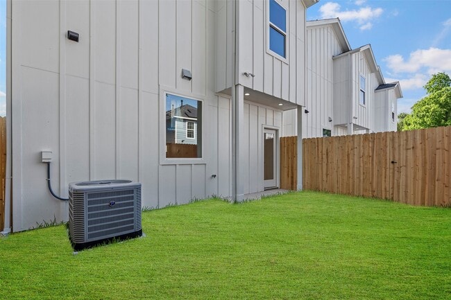 Building Photo - 8421 Venus St