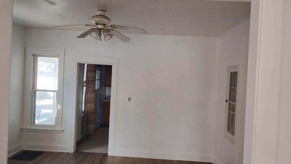 Building Photo - 1626 2nd Ave N