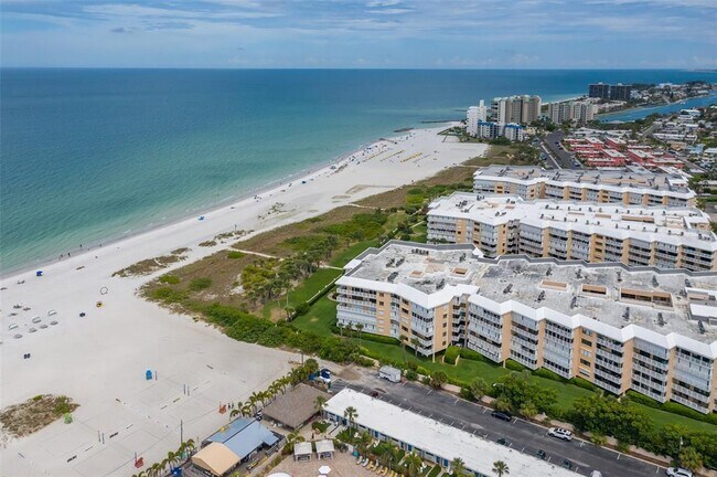 Building Photo - 6500 Sunset Way