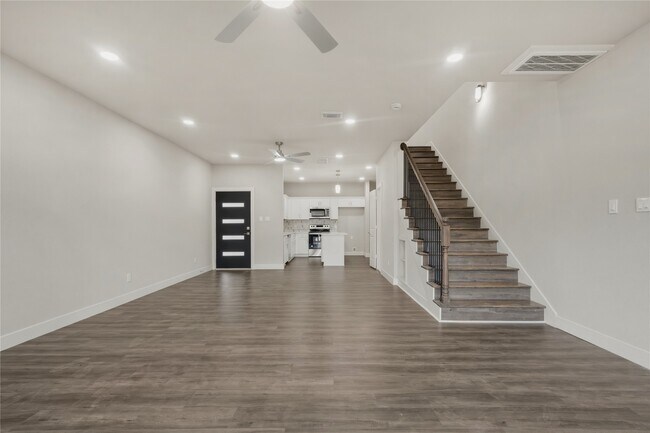 Building Photo - 8025 Virgil St
