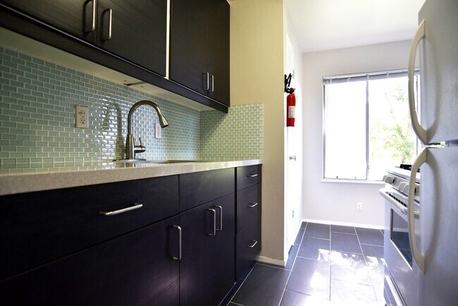 Building Photo - 3600 Dimond Ave