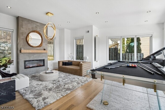 Building Photo - 301 Kingsland Rd