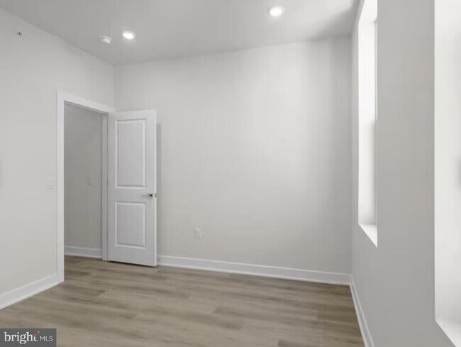 Building Photo - 638 N Shedwick St