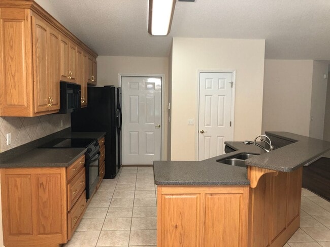 Building Photo - Windsor Garden Subdivision...